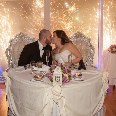 wedding couple kissing